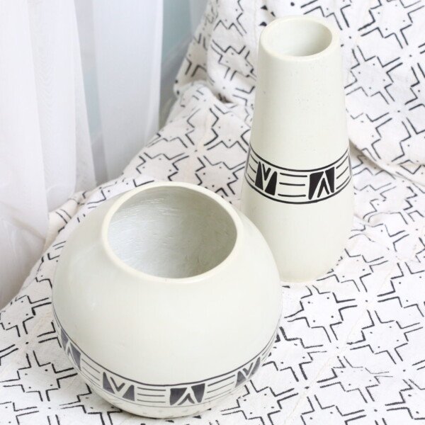 Set of soapstone vase