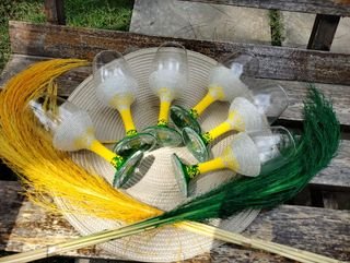 Sunburst Harmony Hand-Beaded Wine Glass – Yellow & Green