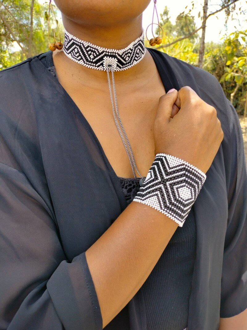 Black & White Maasai Beaded Bracelet - Handmade African Jewelry