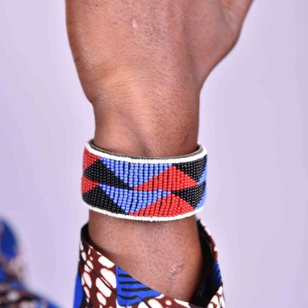 Triangular patterned red and blue Maasai beaded bracelet
