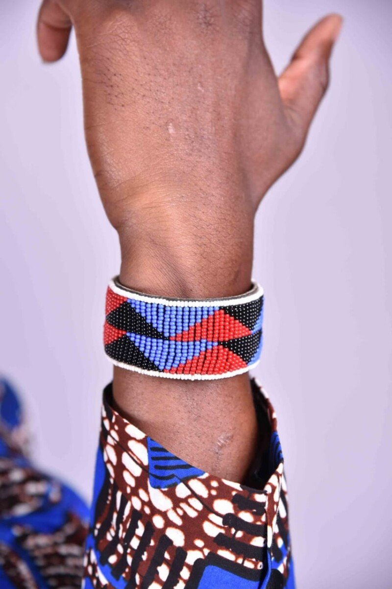 Triangular patterned red and blue Maasai beaded bracelet
