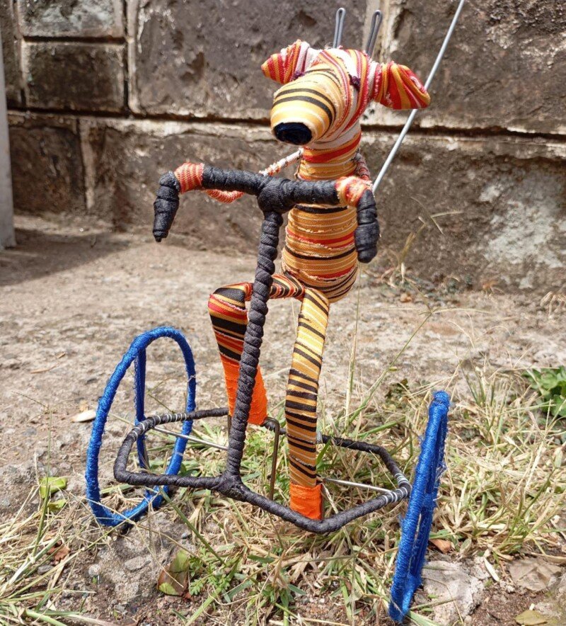 Savanna Tallstride Giraffe Galimoto Wire Push Toy