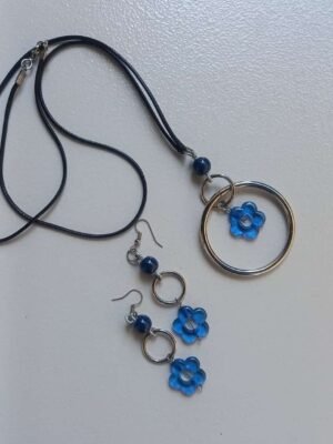 Blue Floral Halo Necklace Blue Floral Halo Necklace