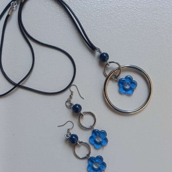 Blue Floral Halo Necklace